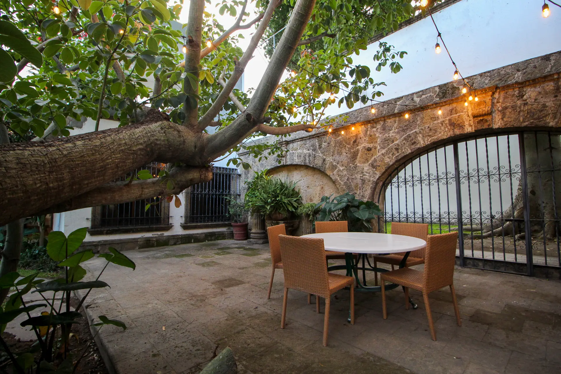 Área de Comedor Exterior - Casa Luha